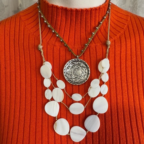 Elegant Abalone Shell Necklace and Bracelet Set - Picture 9 of 10